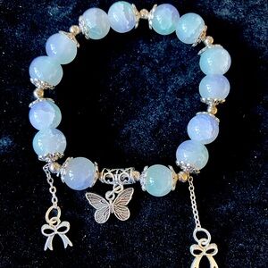 Blue and silver beaded bracelet #festivalvibes
5cm/1.96inch max 6cm/2.4inch